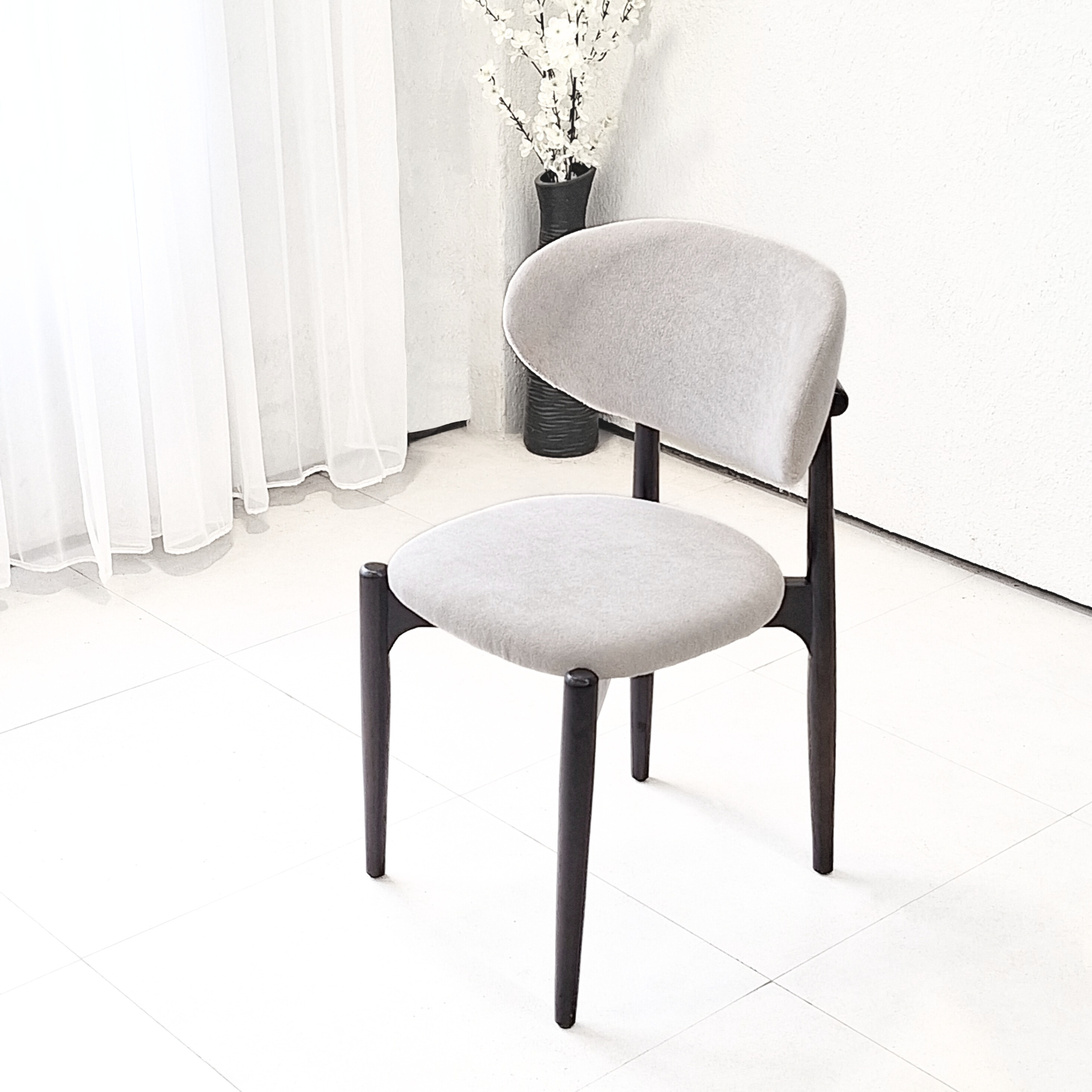 Dining chair